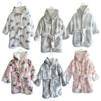 Robes de chambre moyenne (6) pour bébé (0-18mo.)
